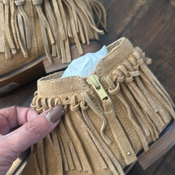 Super Cute Aldo Suede Fringe Booties Size 6.5 - Picture 2 of 6